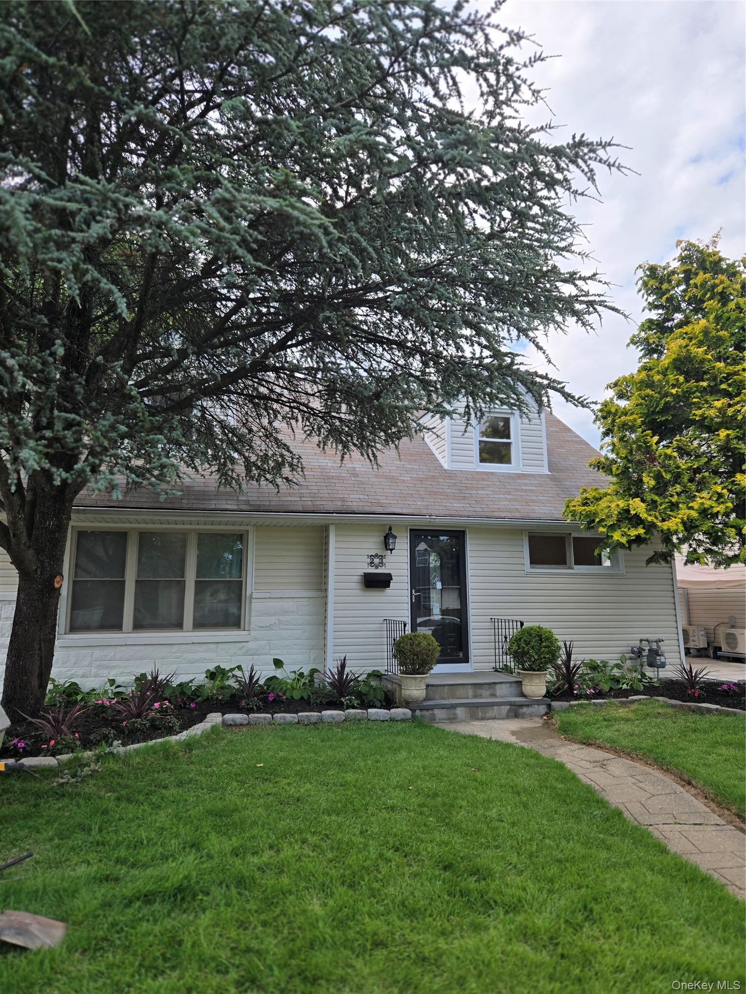 Single Family Harriman Avenue  Nassau County, NY 11550, MLS-1015316-21