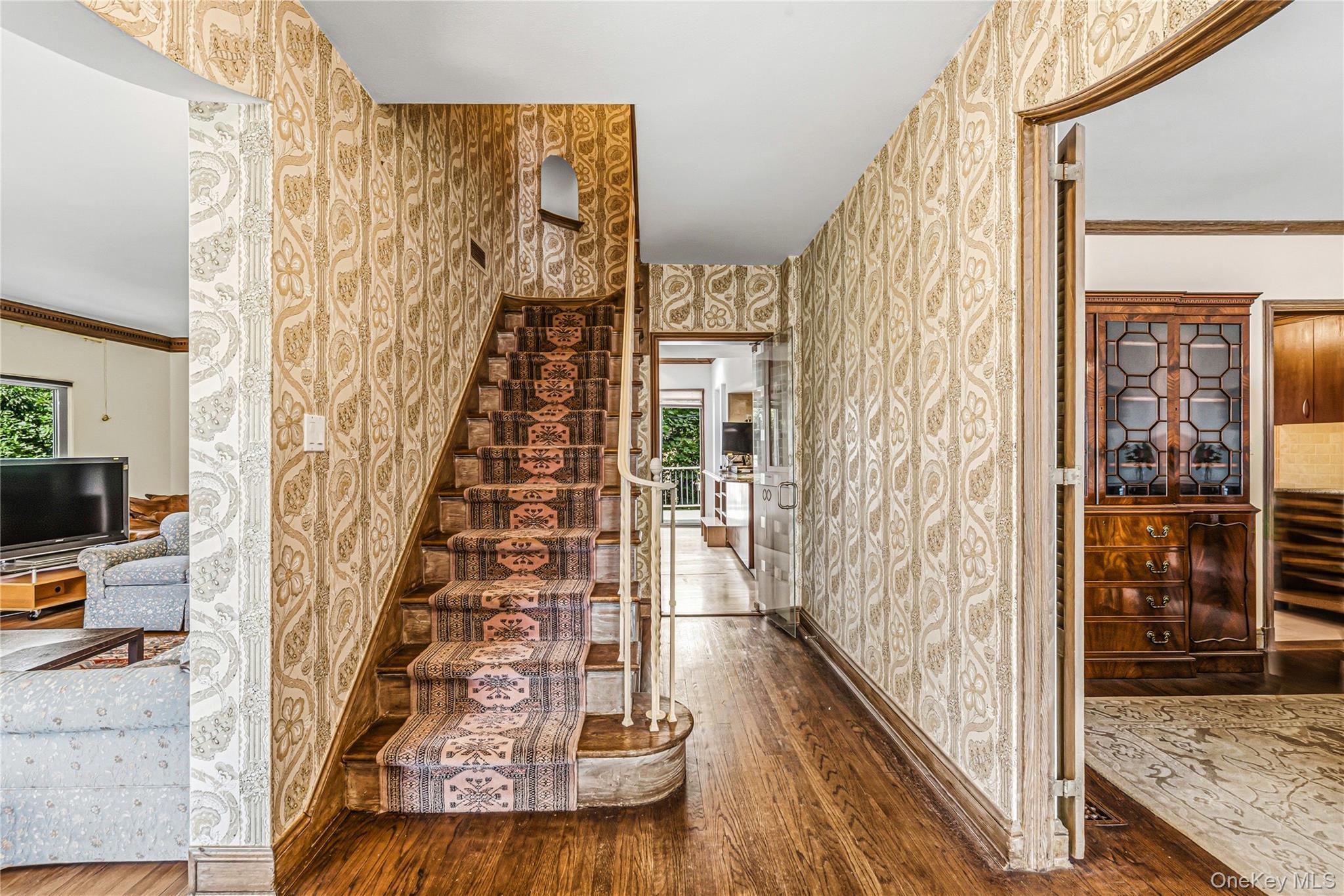 Single Family Strathmore Road  Nassau County, NY 11023, MLS-1015327-4