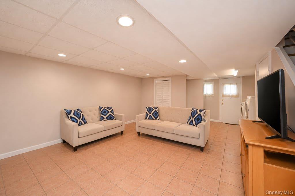 Single Family 154th Street  Queens, NY 11357, MLS-1015428-17