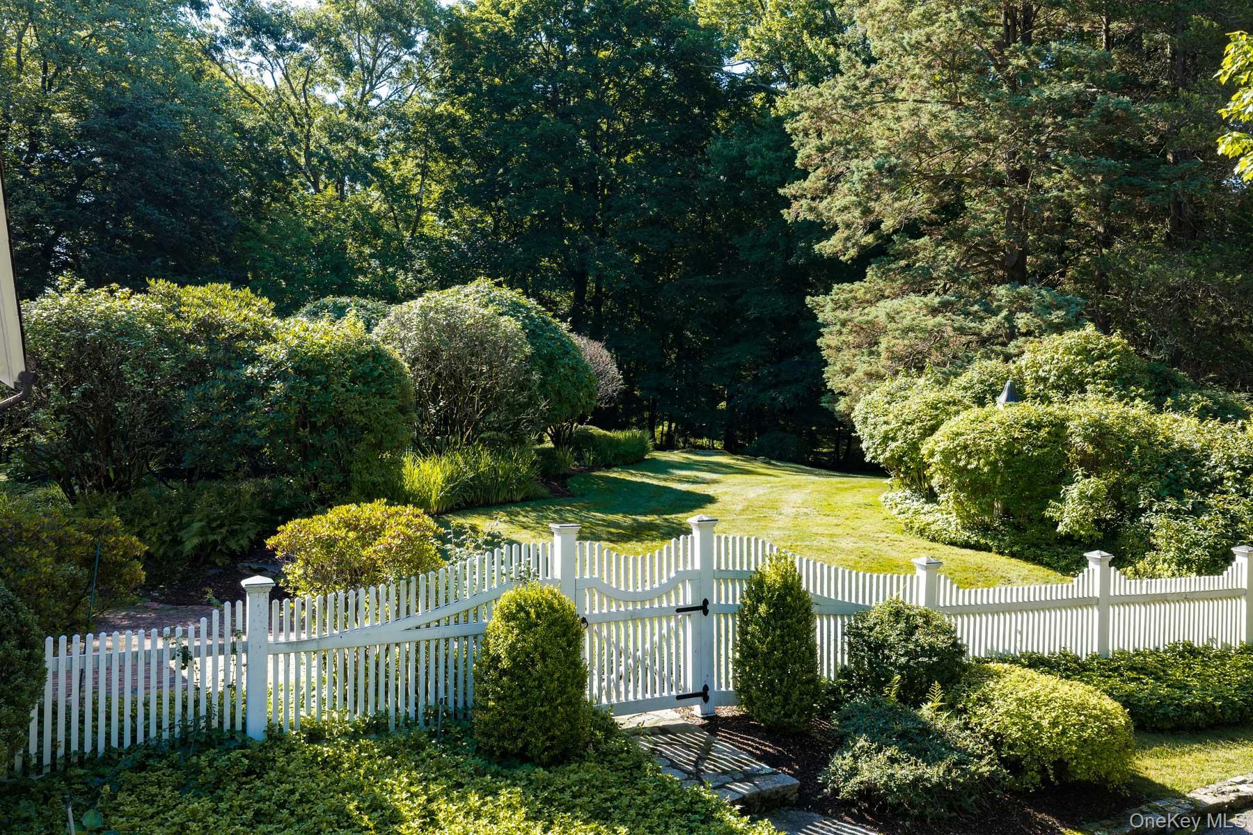 Single Family Scarborough Road  Westchester County, NY 10510, MLS-1015438-34