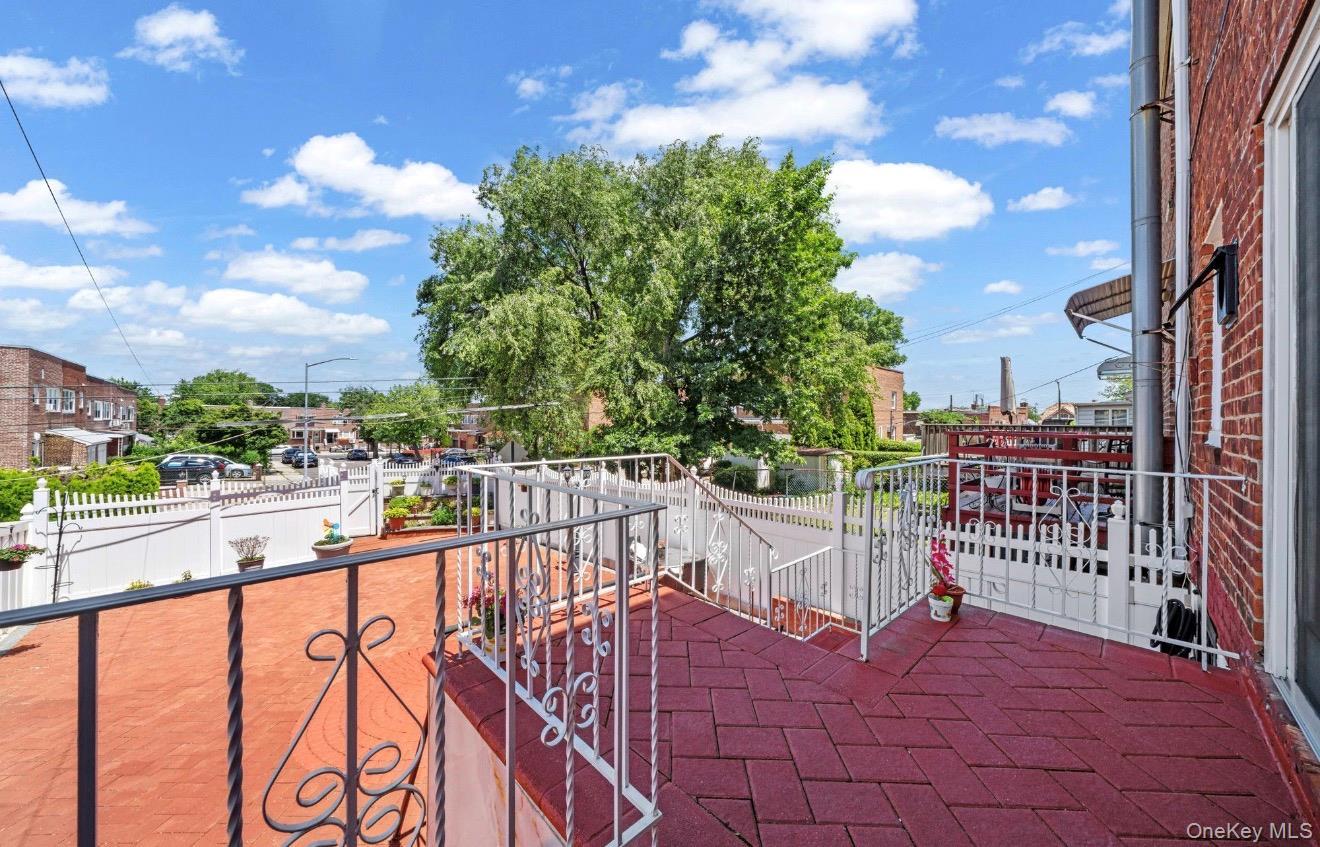 Single Family 12th Road Queens, NY 11357, MLS-1015440-11