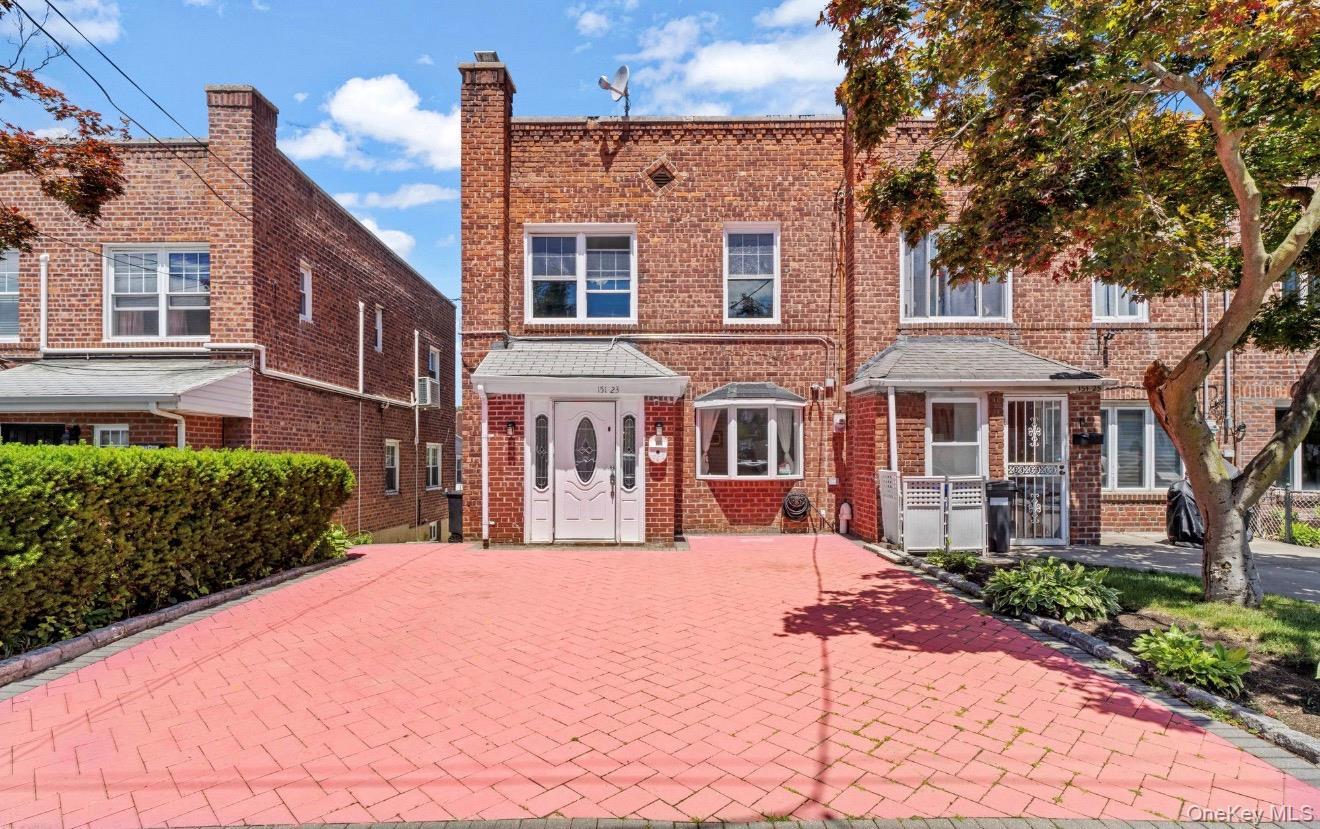Single Family 12th Road Queens, NY 11357, MLS-1015440-18
