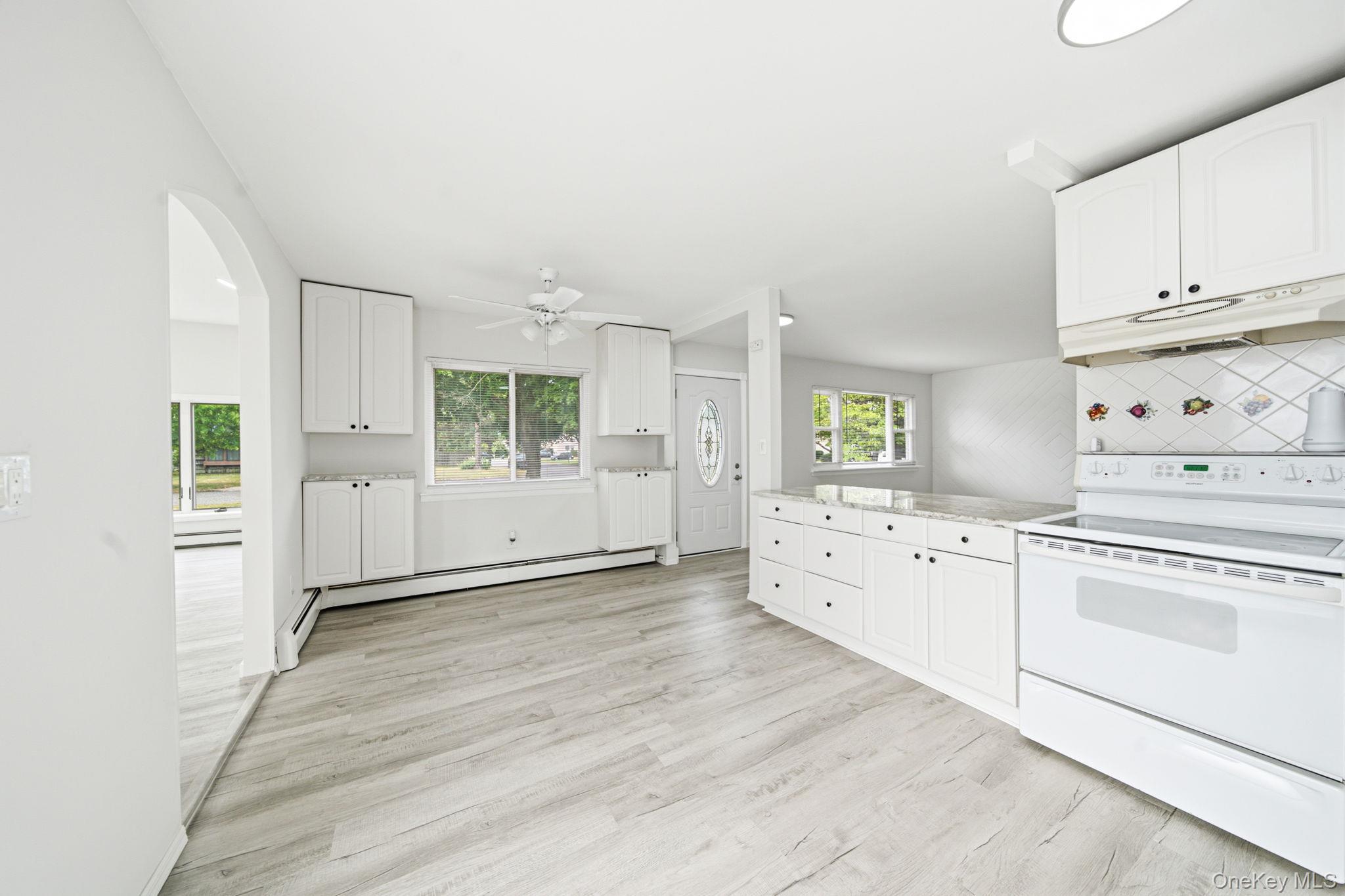 Single Family Carson Lane Suffolk County, NY 11763, MLS-1015446-13