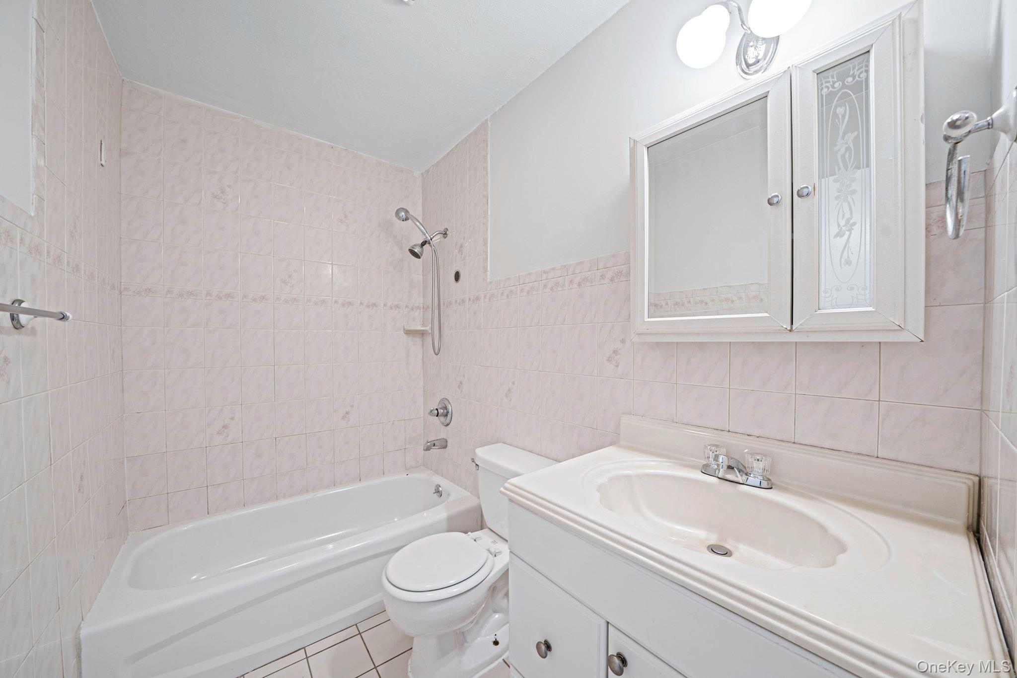 Single Family Carson Lane Suffolk County, NY 11763, MLS-1015446-22