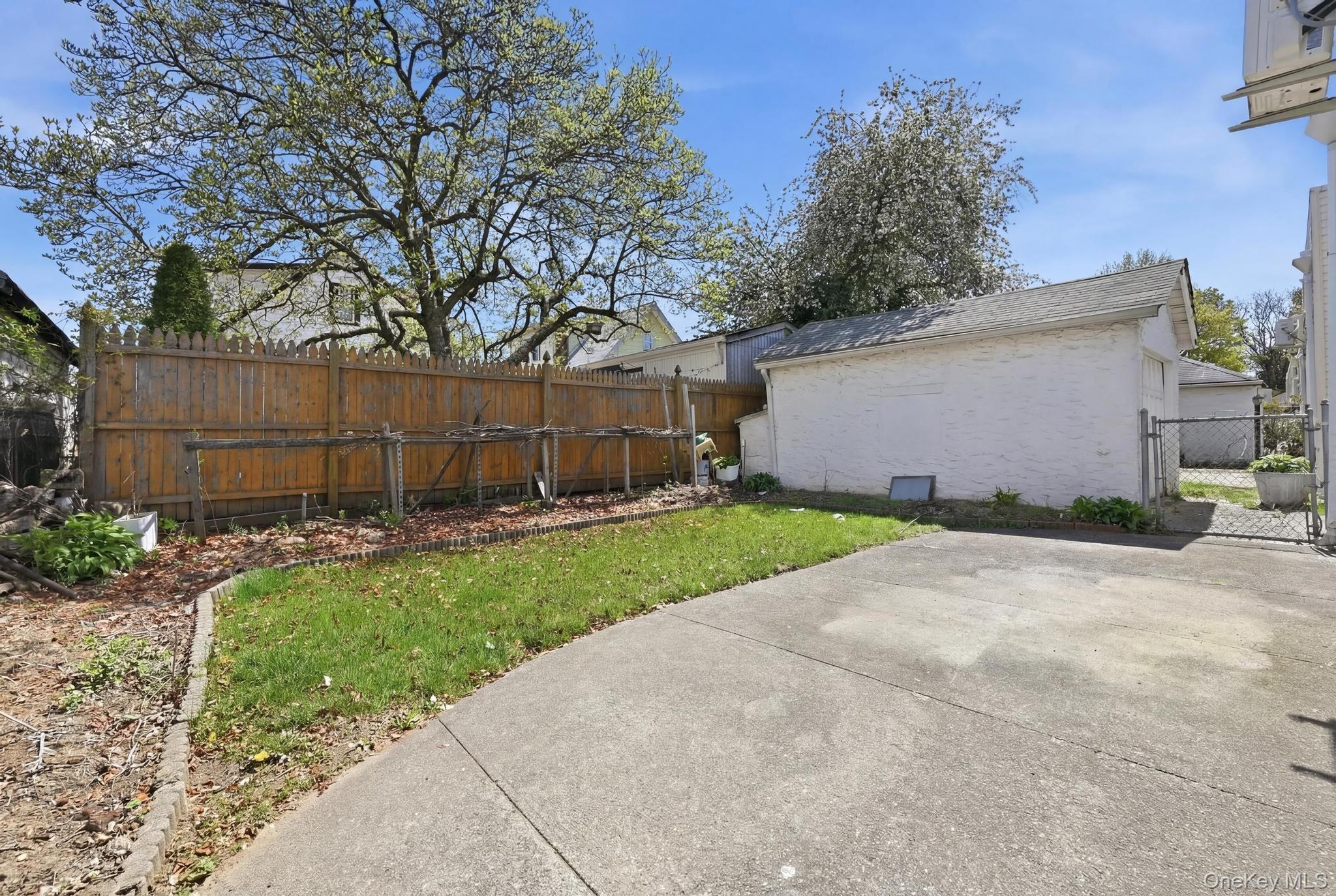 Single Family 231st Street Queens, NY 11413, MLS-1015452-18