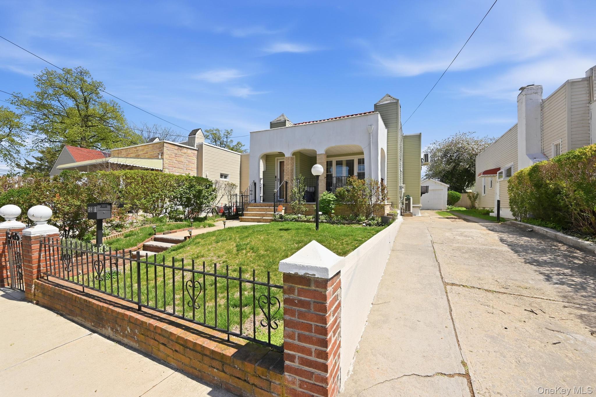 Single Family 231st Street Queens, NY 11413, MLS-1015452-19