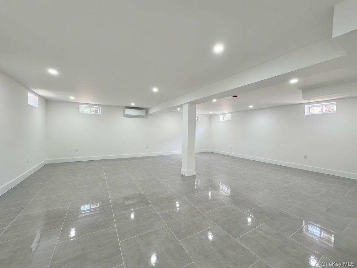 Single Family 120th Avenue Queens, NY 11434, MLS-1015460-8