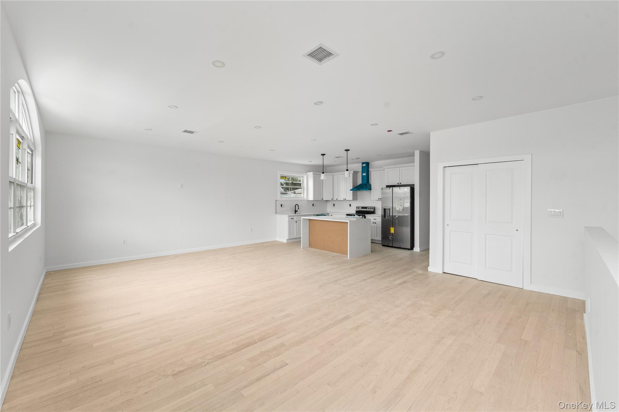 Single Family 217th Street Queens, NY 11429, MLS-1015463-8