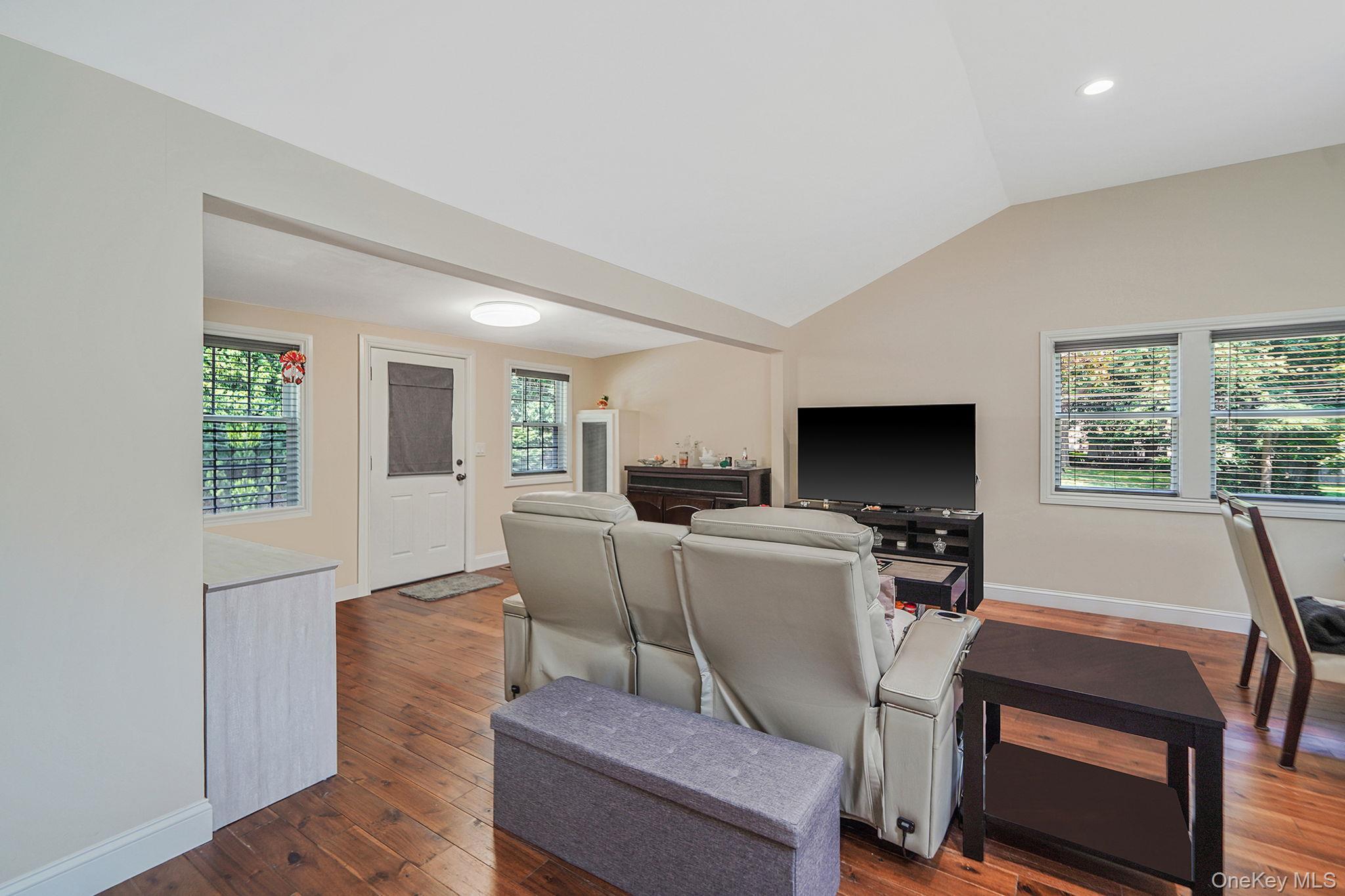 Single Family Cherry Lane Suffolk County, NY 11792, MLS-1015466-7
