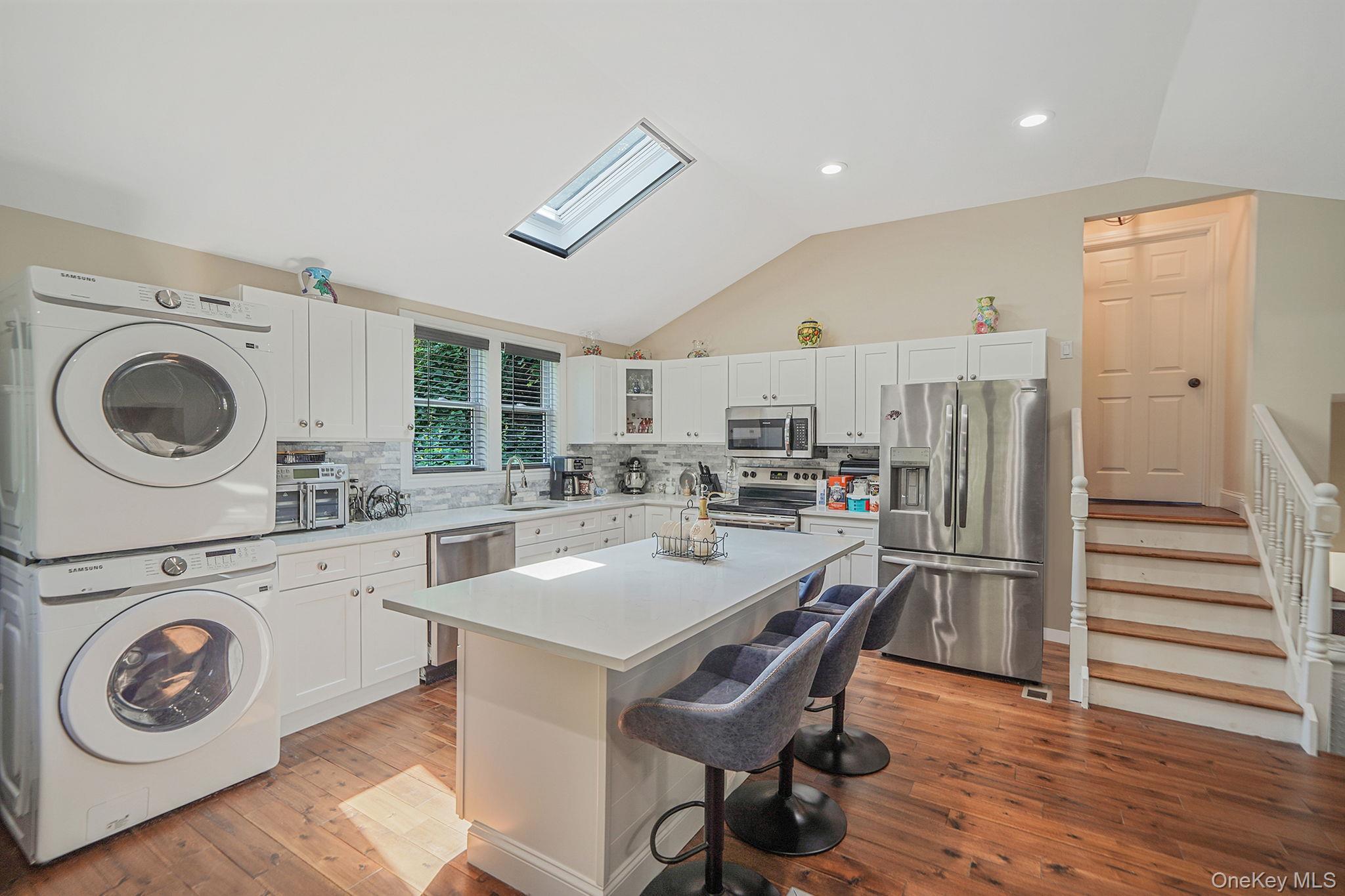 Single Family Cherry Lane Suffolk County, NY 11792, MLS-1015466-8