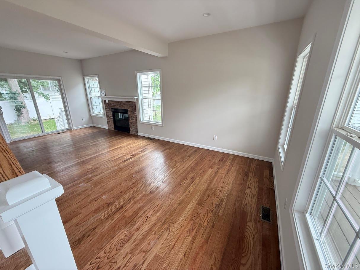 Single Family Gail Grace Court Suffolk County, NY 11726, MLS-1015498-4