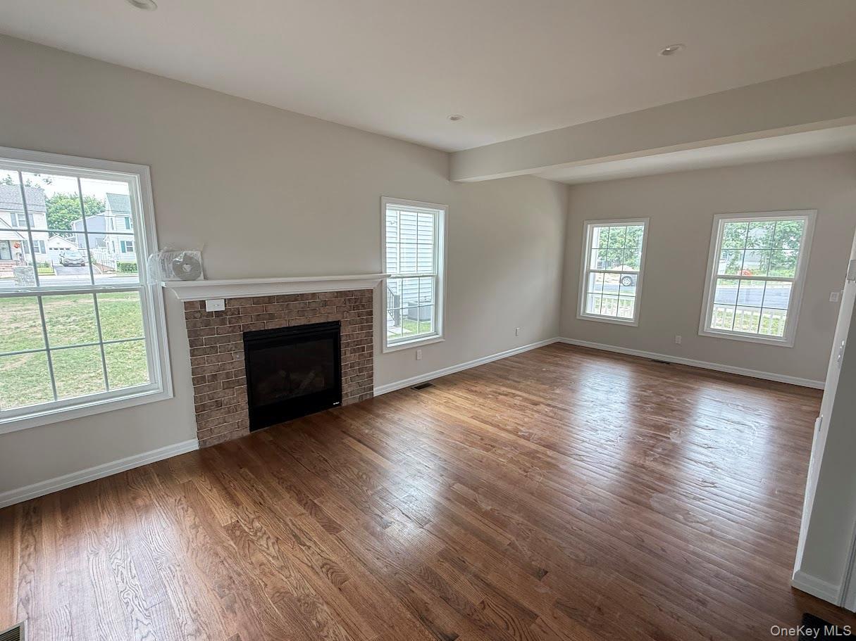 Single Family Gail Grace Court Suffolk County, NY 11726, MLS-1015498-9