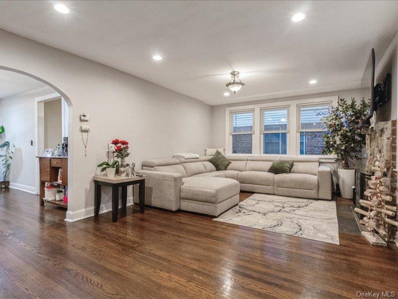 Single Family Lakeview Avenue Nassau County, NY 11563, MLS-1015546-2