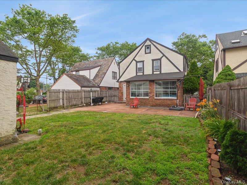 Single Family Lakeview Avenue Nassau County, NY 11563, MLS-1015546-25