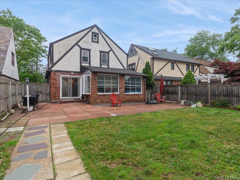 Single Family Lakeview Avenue Nassau County, NY 11563, MLS-1015546-26