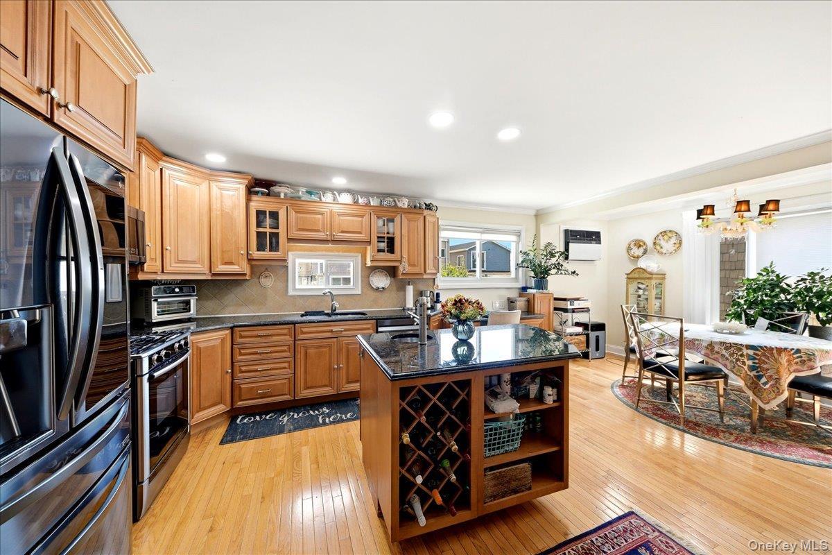 Single Family Giegerich Bronx, NY 10465, MLS-1015562-11