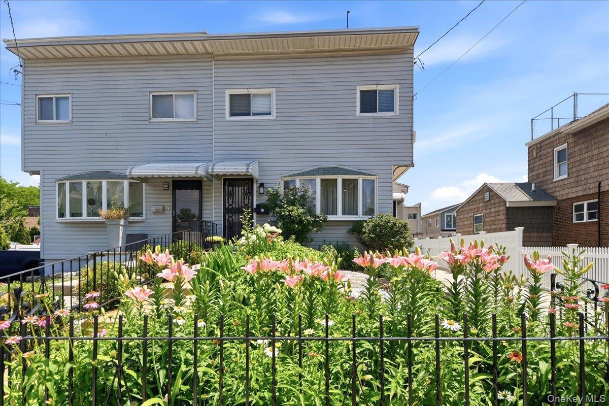 Single Family Giegerich Bronx, NY 10465, MLS-1015562-3