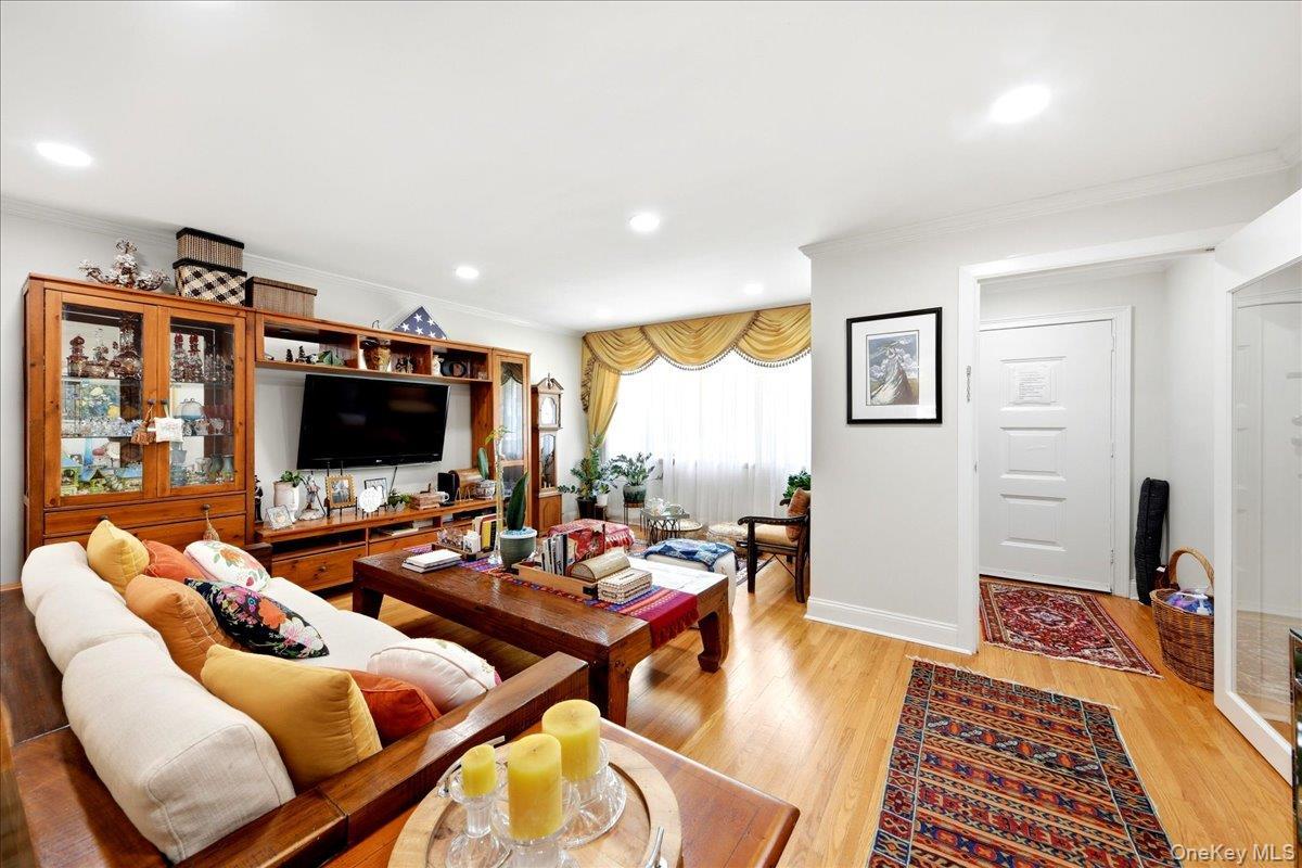 Single Family Giegerich Bronx, NY 10465, MLS-1015562-5