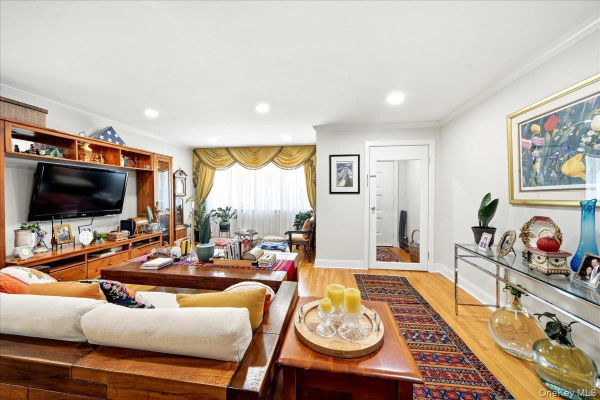 Single Family Giegerich Bronx, NY 10465, MLS-1015562-6
