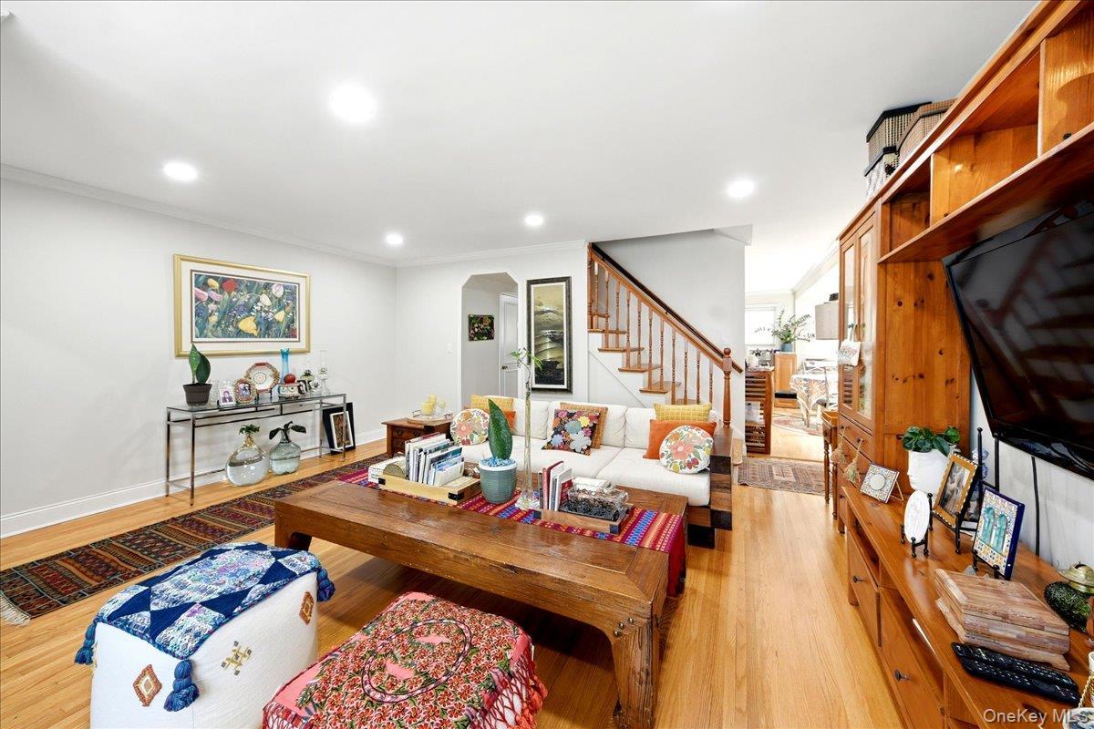 Single Family Giegerich Bronx, NY 10465, MLS-1015562-7