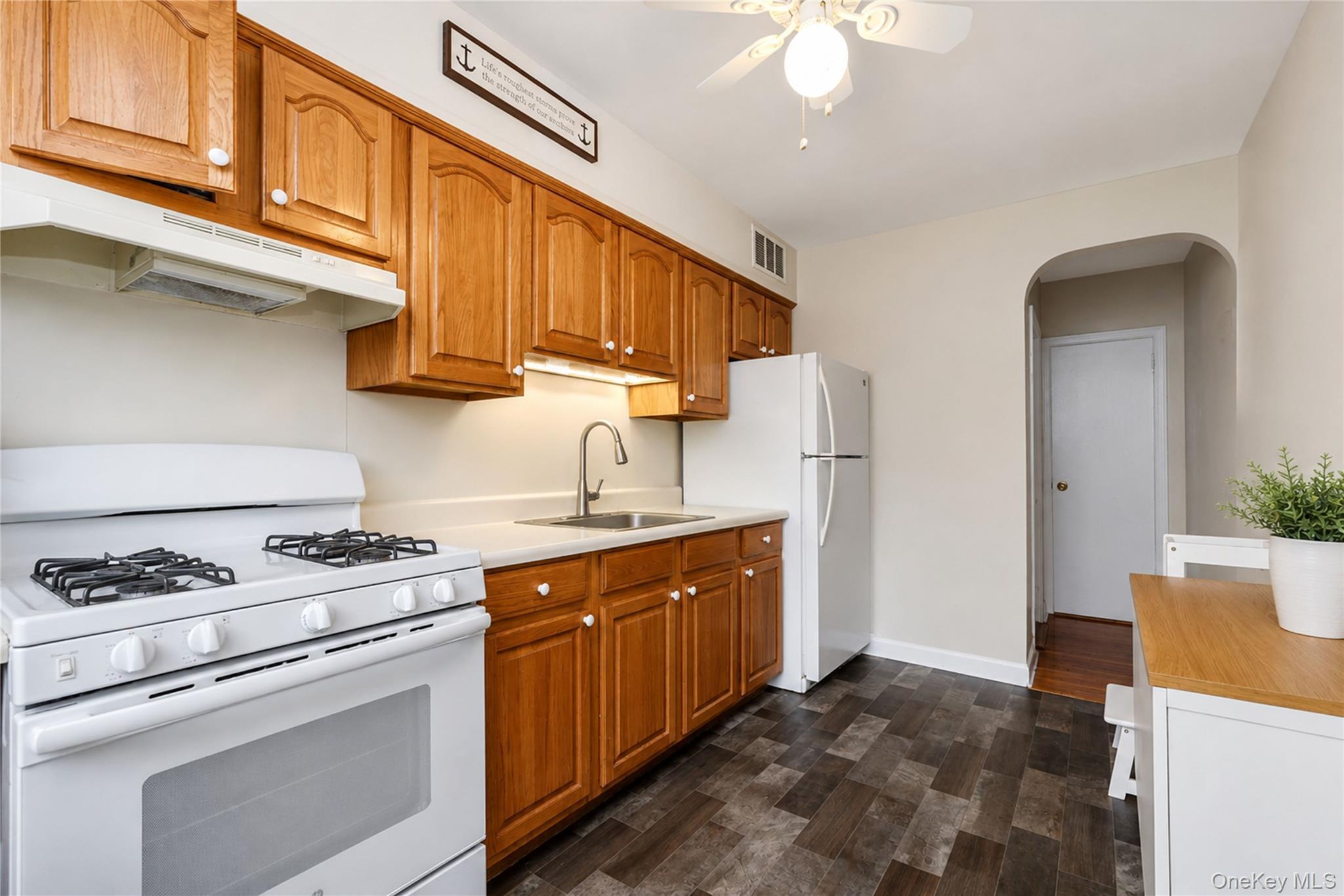 Single Family Dongan Avenue Staten Island, NY 10314, MLS-1015566-3