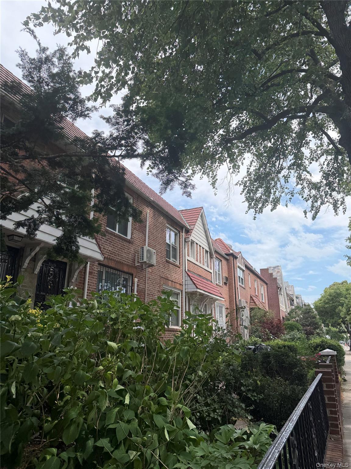 Single Family 76th  Queens, NY 11370, MLS-1015597-3