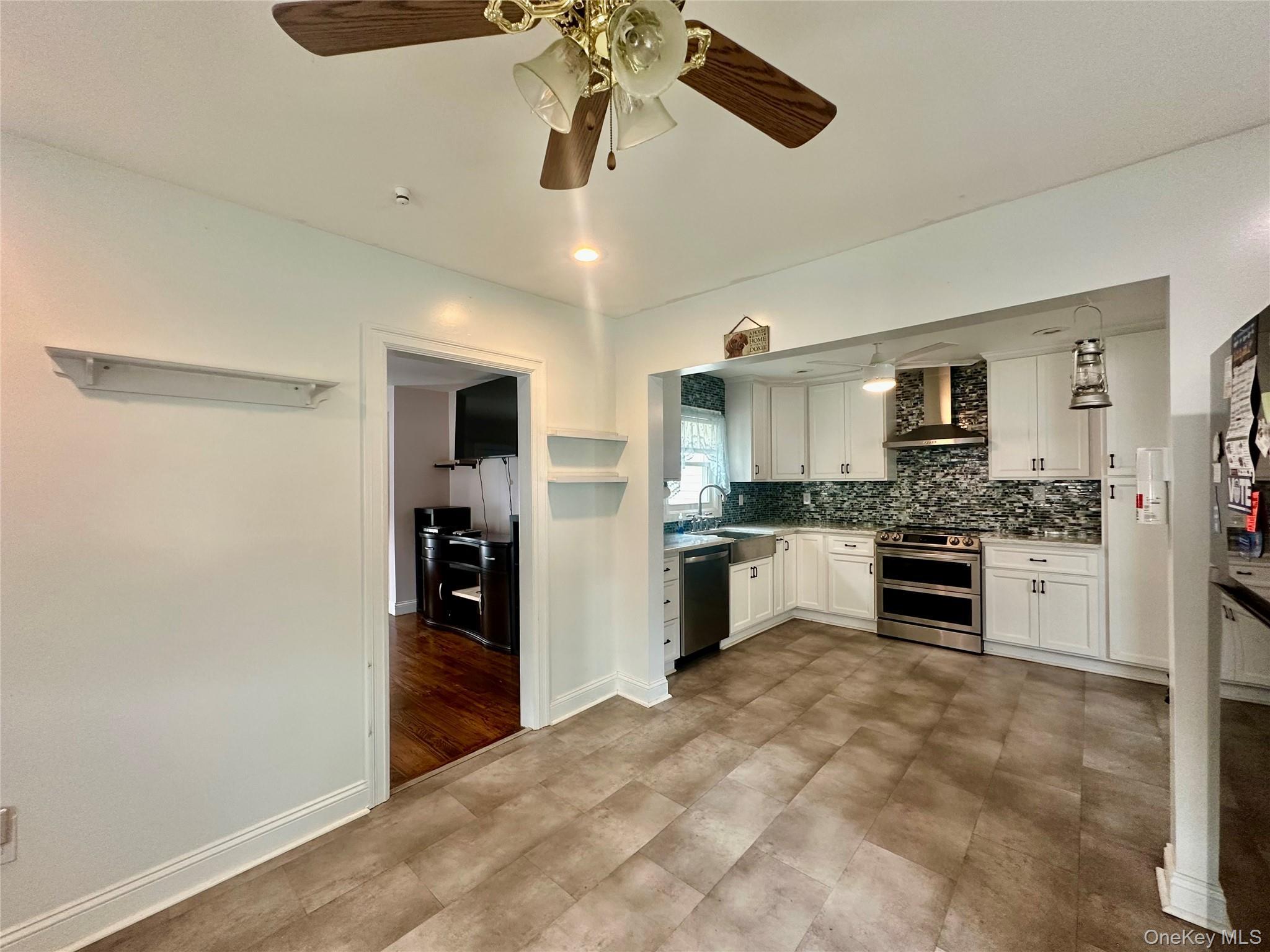 Single Family Robinwood Street Suffolk County, NY 11950, MLS-1015648-10