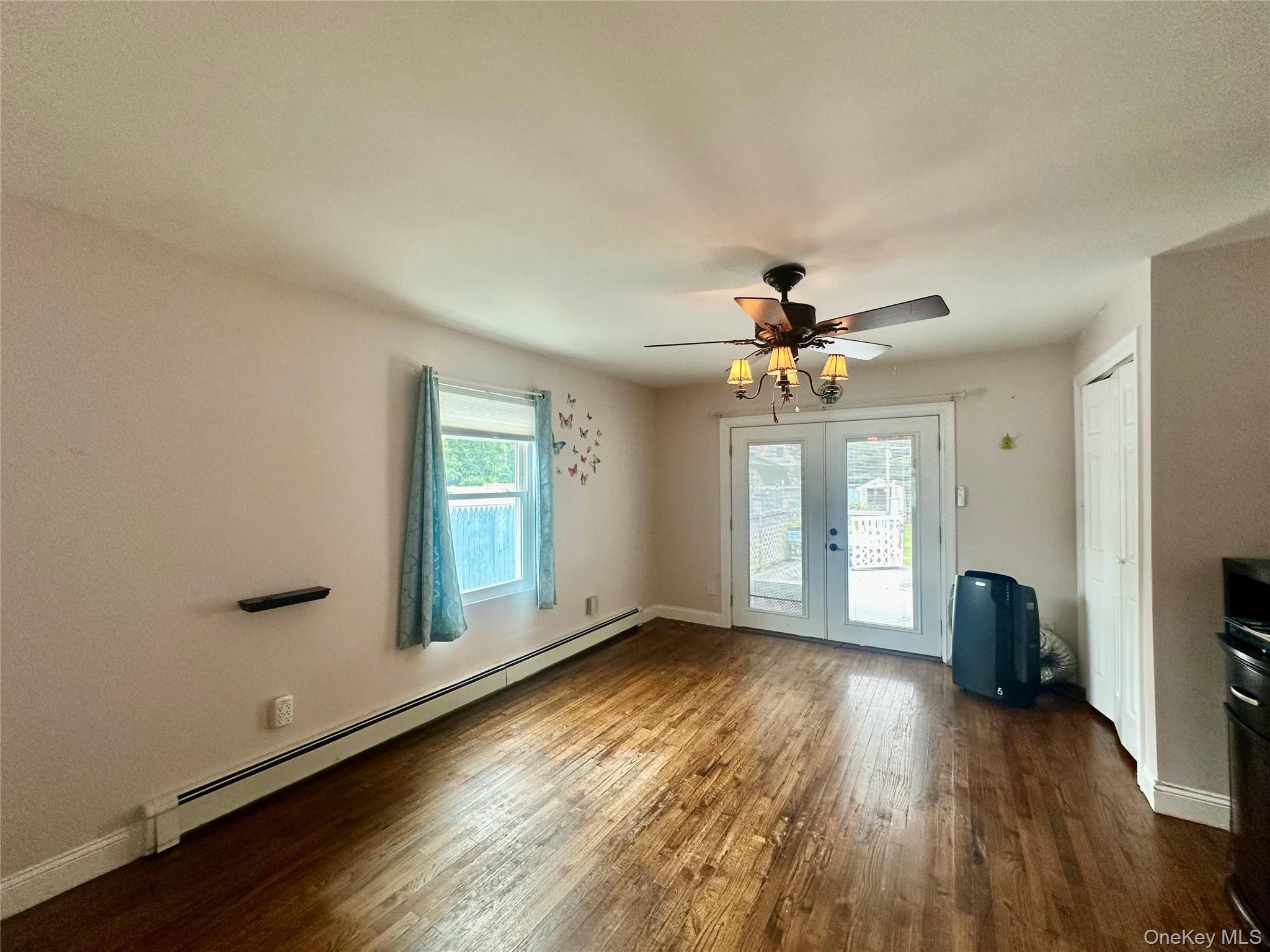 Single Family Robinwood Street Suffolk County, NY 11950, MLS-1015648-11