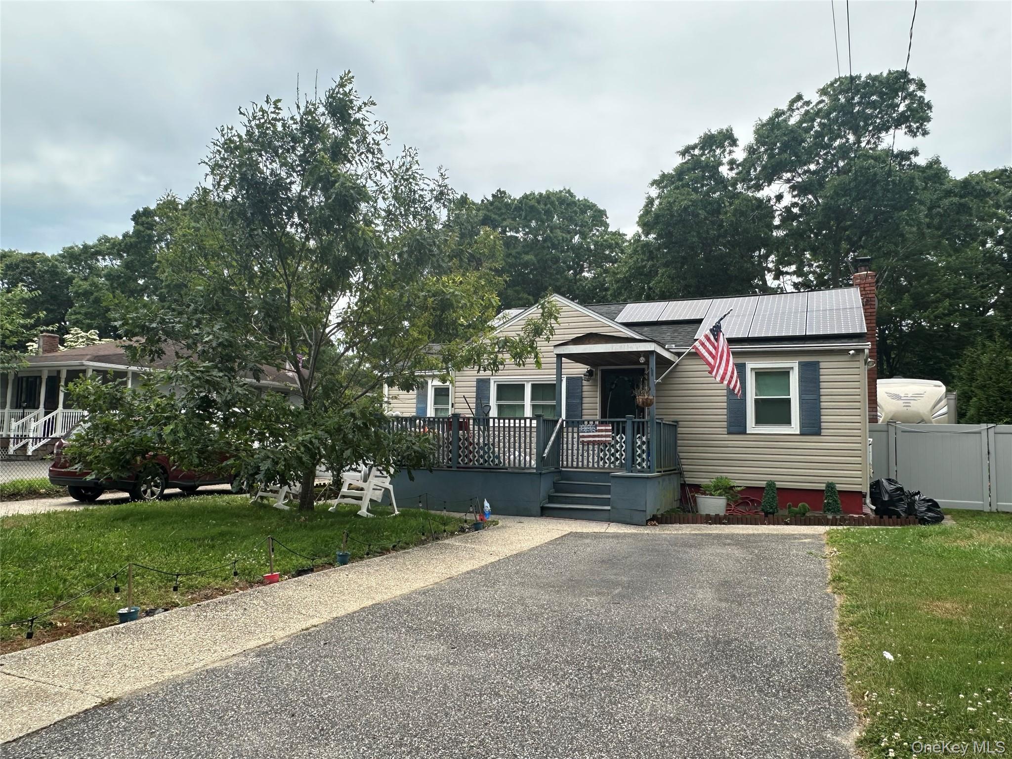 Single Family Robinwood Street Suffolk County, NY 11950, MLS-1015648-2