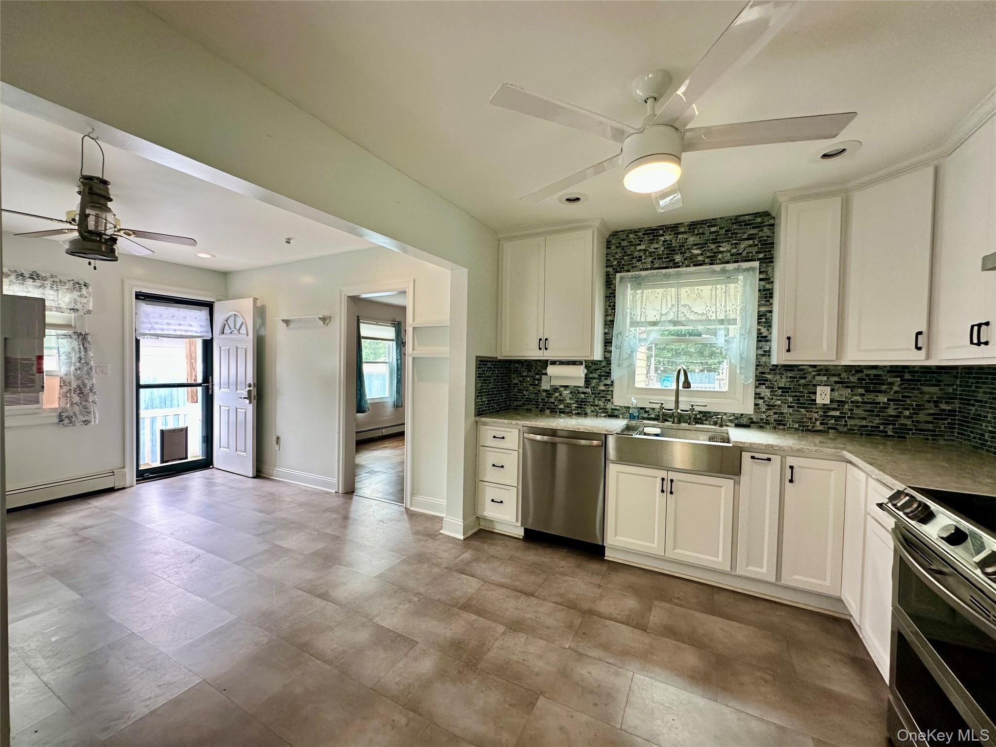 Single Family Robinwood Street Suffolk County, NY 11950, MLS-1015648-5