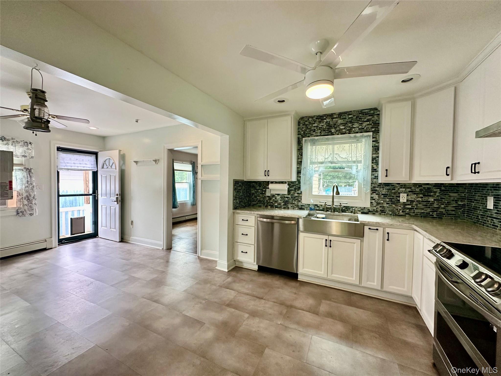 Single Family Robinwood Street Suffolk County, NY 11950, MLS-1015648-6