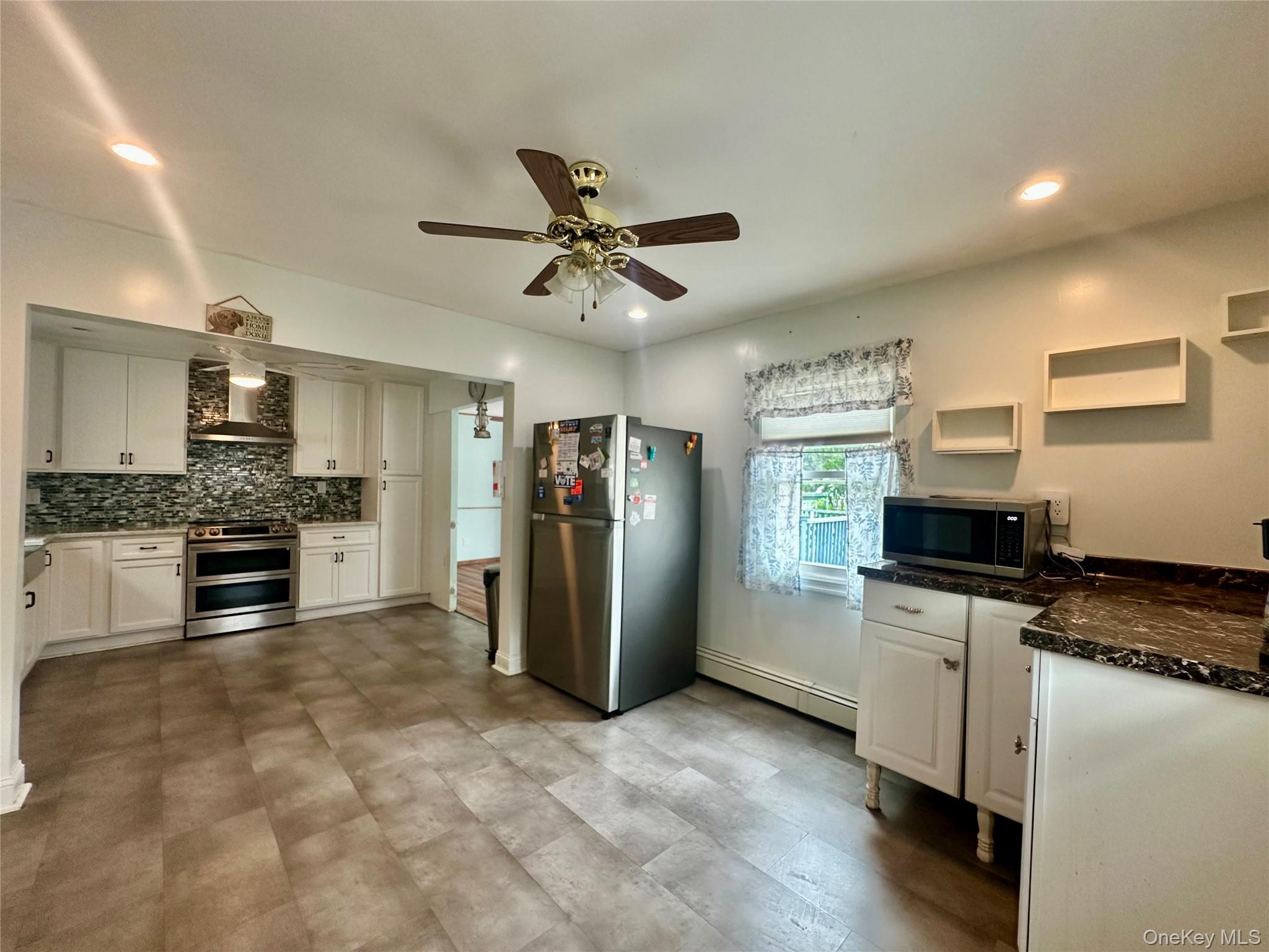 Single Family Robinwood Street Suffolk County, NY 11950, MLS-1015648-8