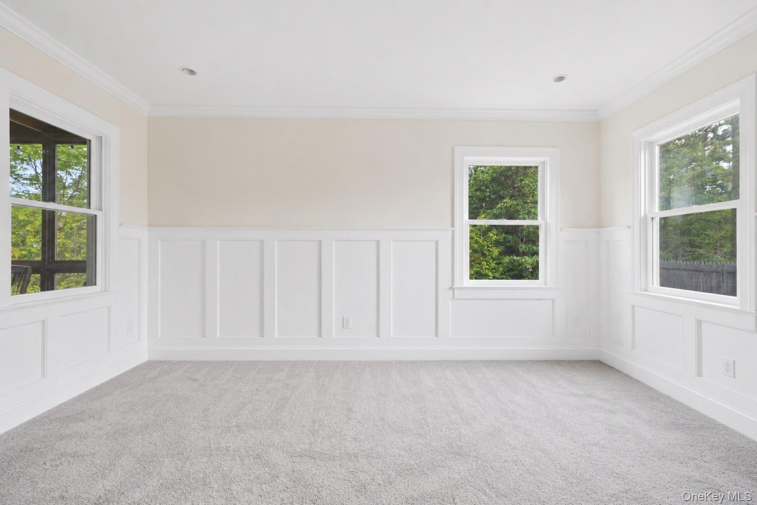 Single Family Moon Avenue Suffolk County, NY 11901, MLS-1015716-16