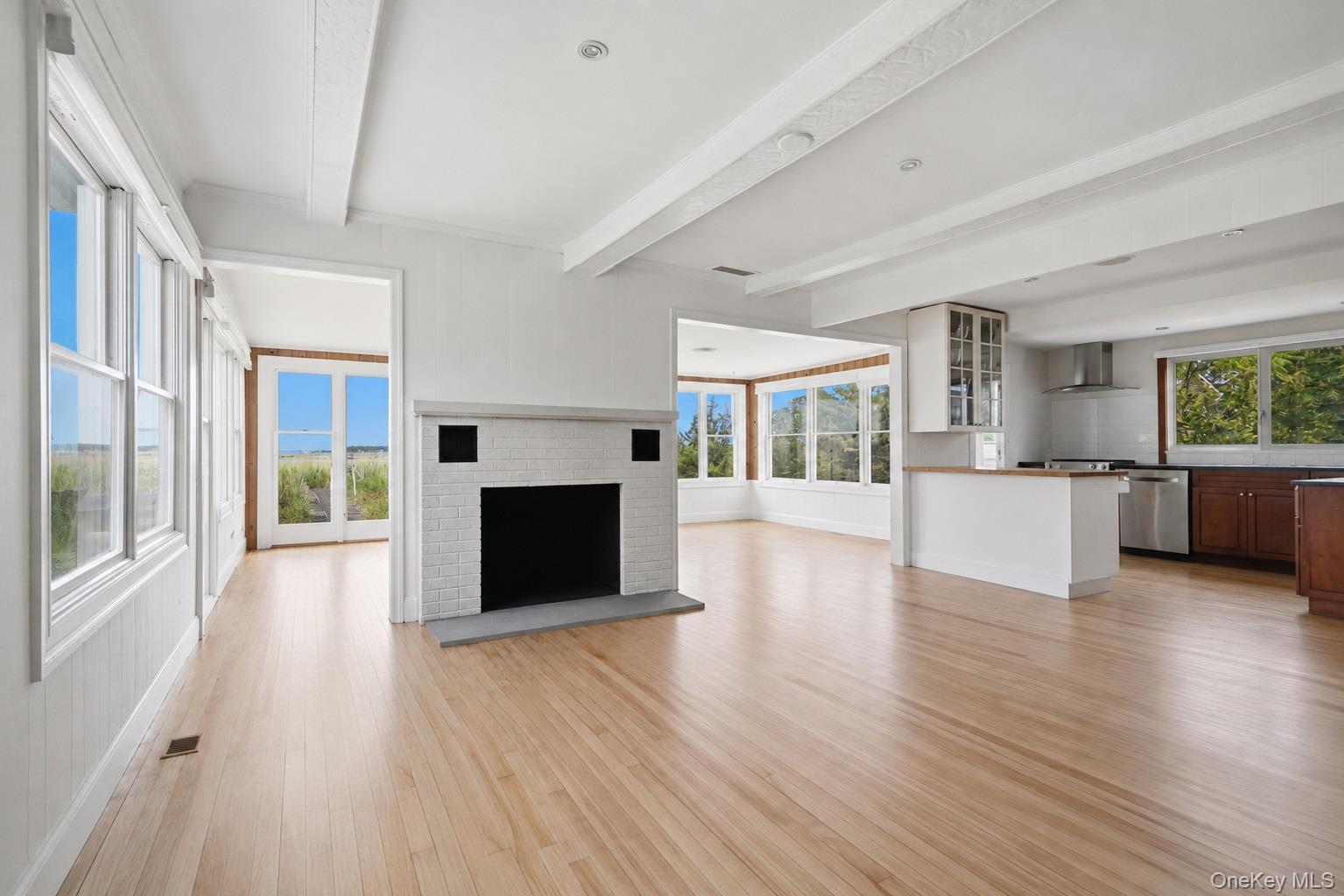 Single Family Moon Avenue Suffolk County, NY 11901, MLS-1015716-9