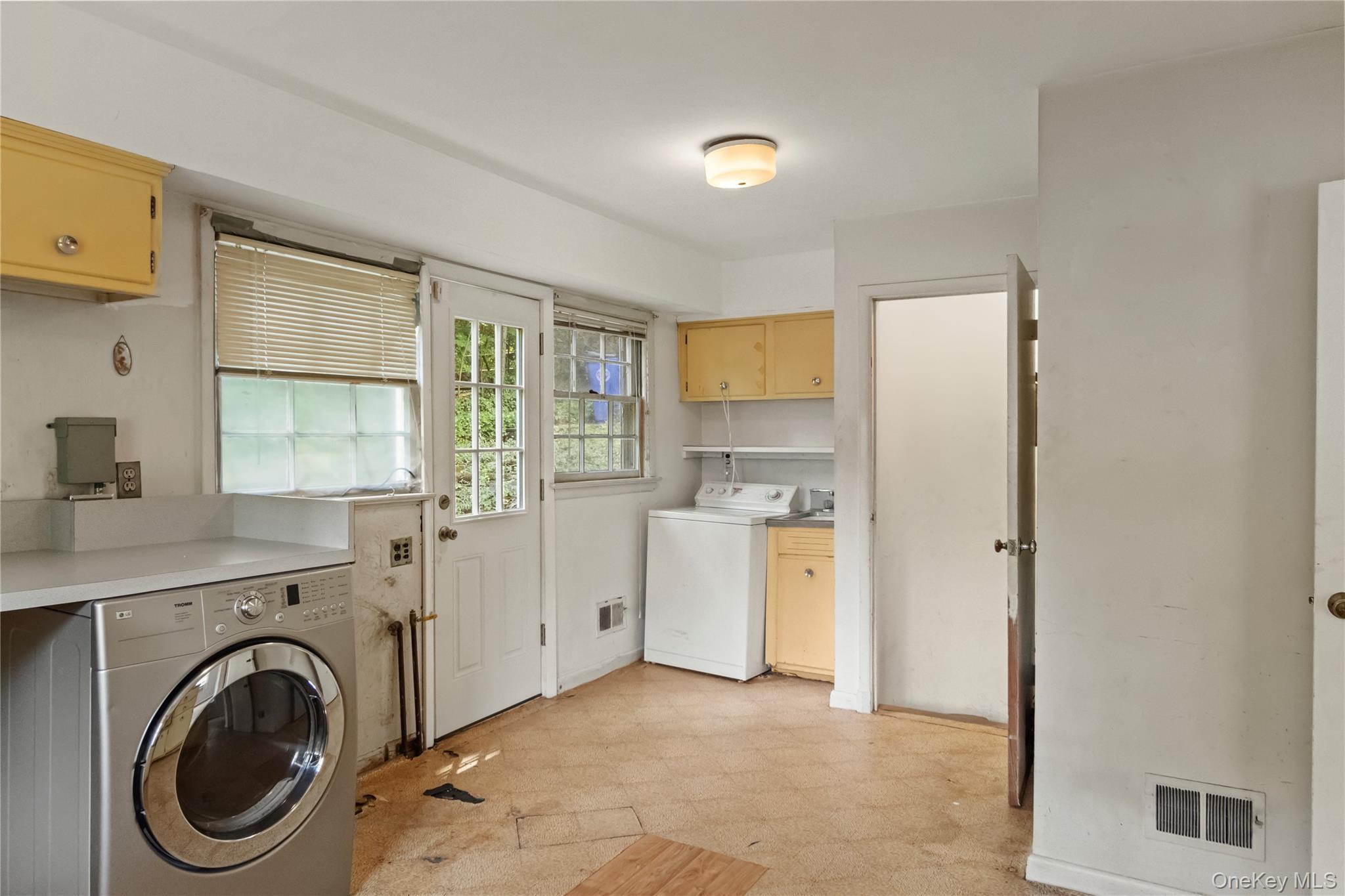 Single Family Independence Avenue Bronx, NY 10471, MLS-1015772-15