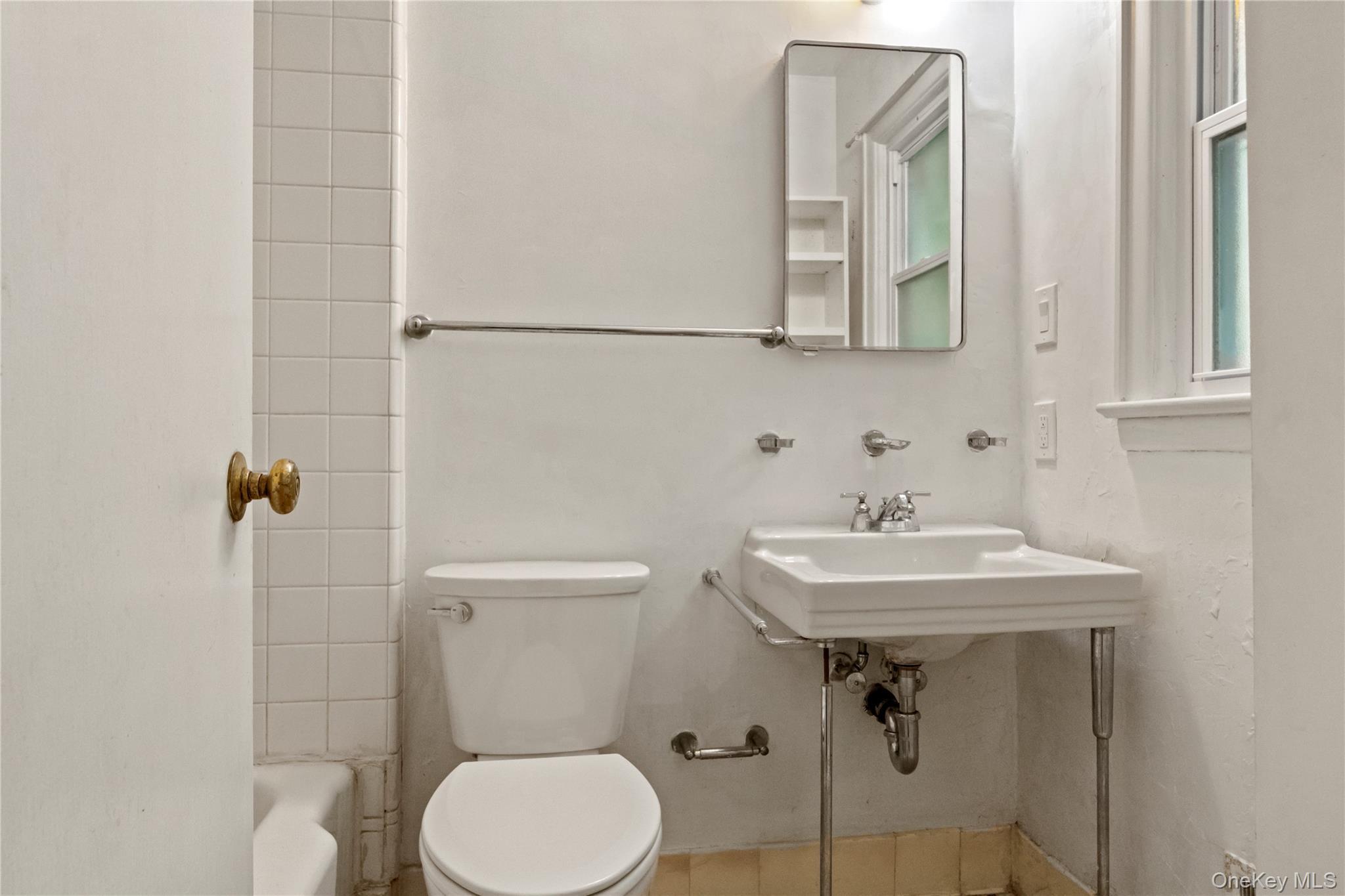 Single Family Independence Avenue Bronx, NY 10471, MLS-1015772-18