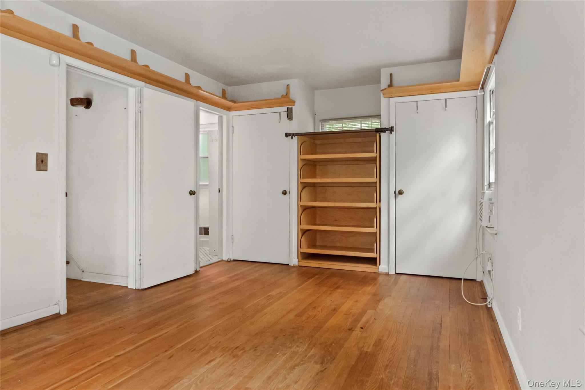 Single Family Independence Avenue Bronx, NY 10471, MLS-1015772-20