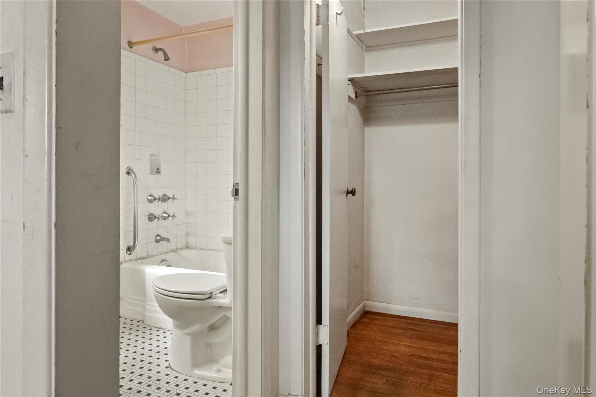 Single Family Independence Avenue Bronx, NY 10471, MLS-1015772-22