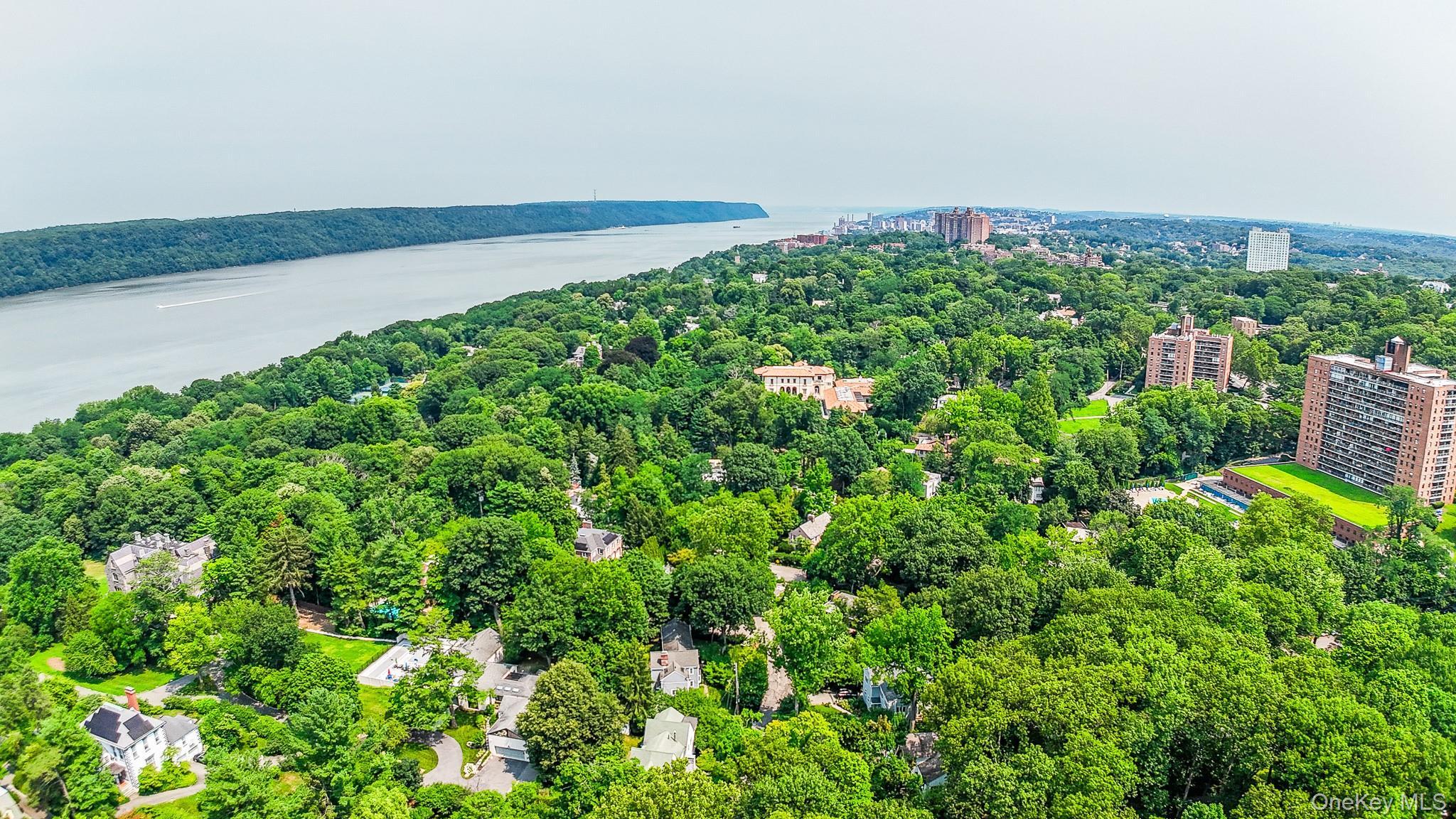 Single Family Independence Avenue Bronx, NY 10471, MLS-1015772-29
