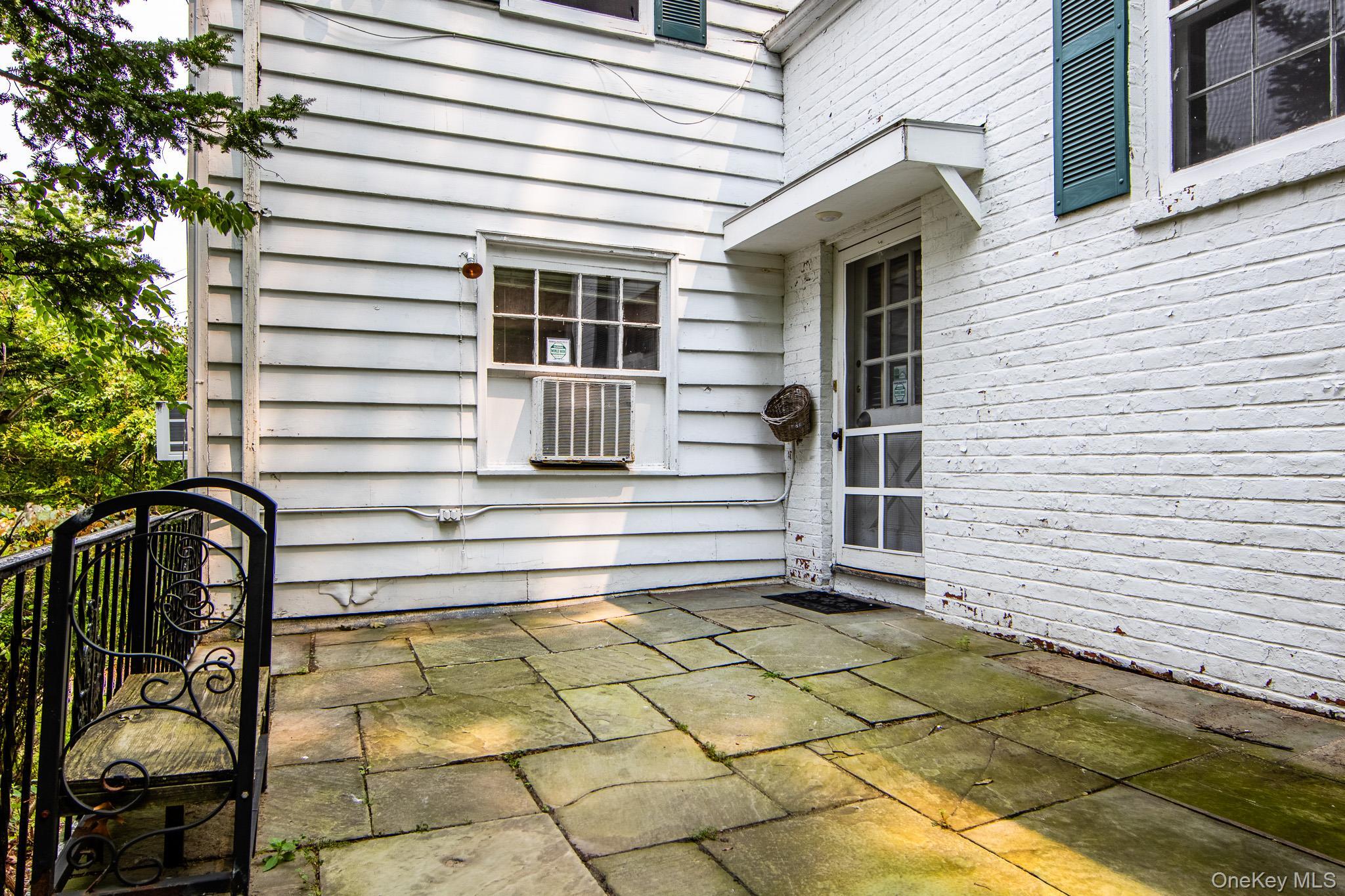 Single Family Independence Avenue Bronx, NY 10471, MLS-1015772-4