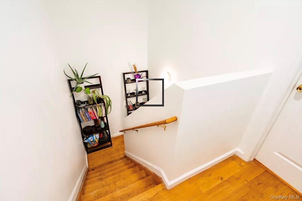 Single Family Hicks Street Bronx, NY 10469, MLS-1015835-11
