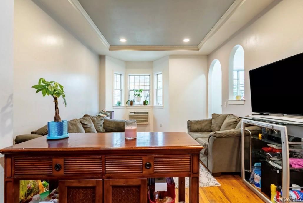 Single Family Hicks Street Bronx, NY 10469, MLS-1015835-15