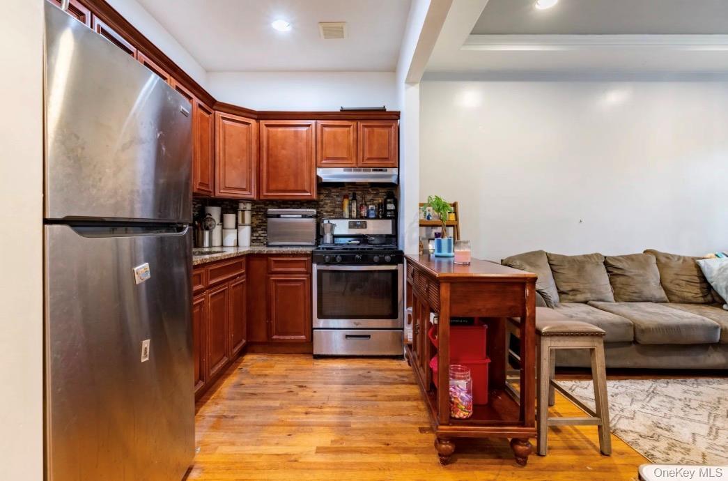 Single Family Hicks Street Bronx, NY 10469, MLS-1015835-17