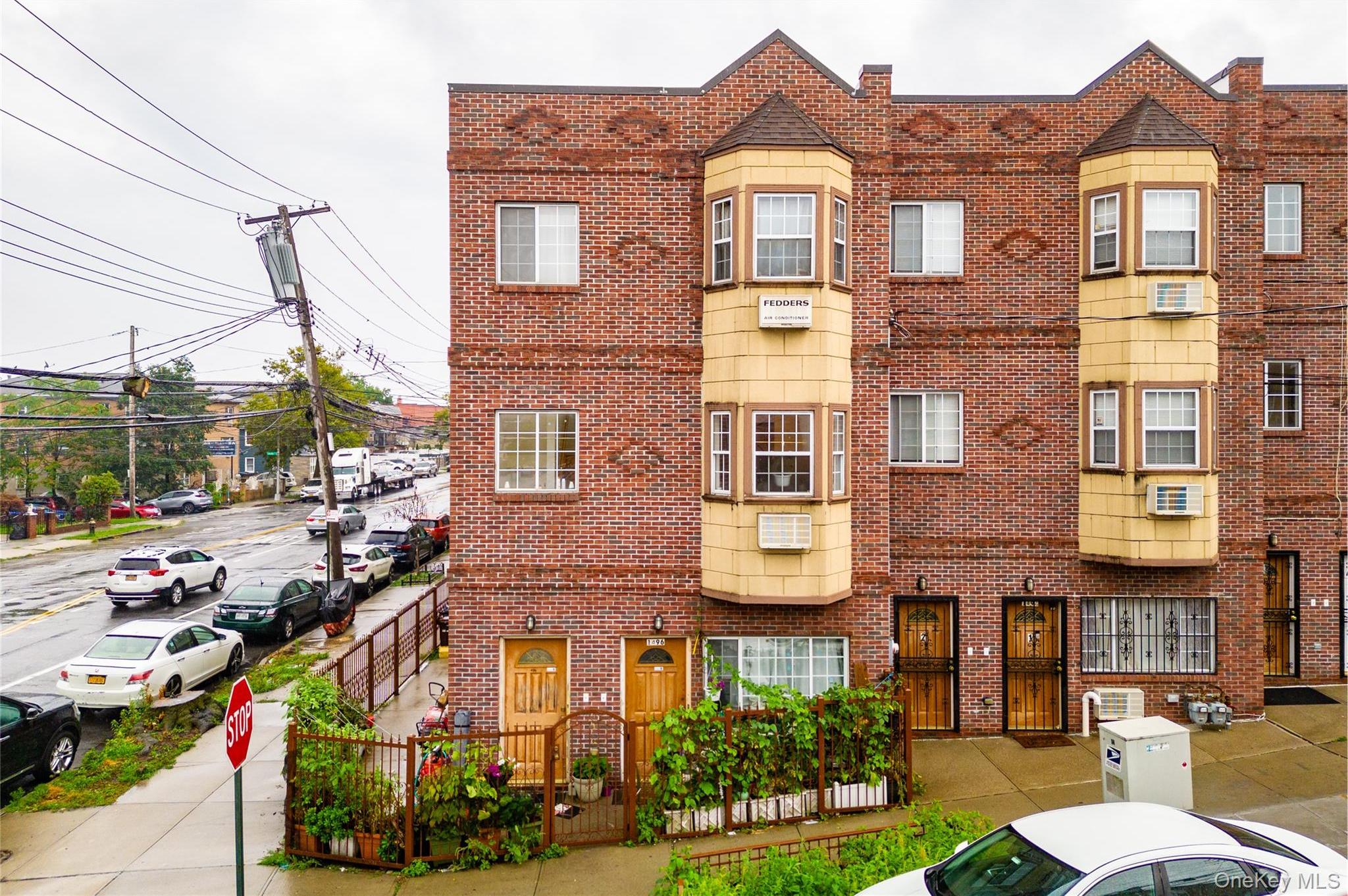 Single Family Hicks Street Bronx, NY 10469, MLS-1015835-2
