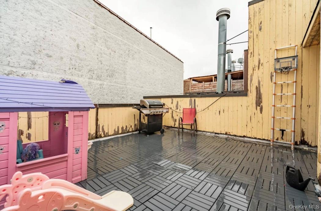 Single Family Hicks Street Bronx, NY 10469, MLS-1015835-4