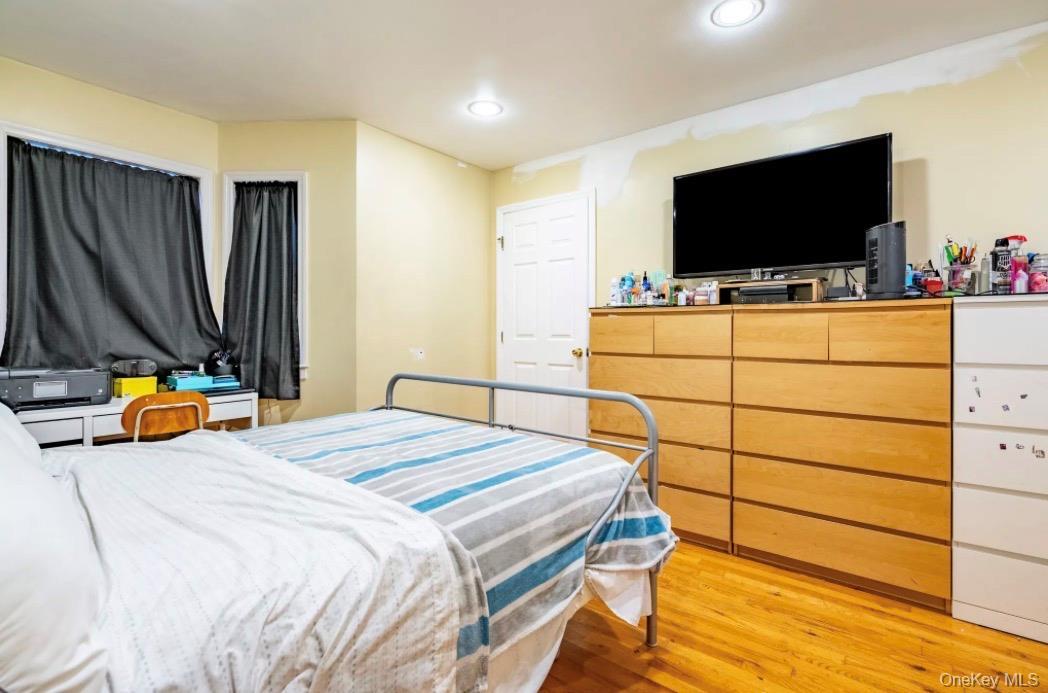 Single Family Hicks Street Bronx, NY 10469, MLS-1015835-7