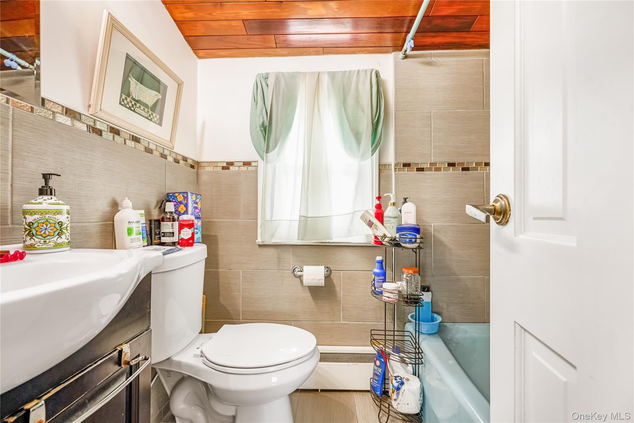 Single Family Sheridan Boulevard Nassau County, NY 11096, MLS-1015857-16