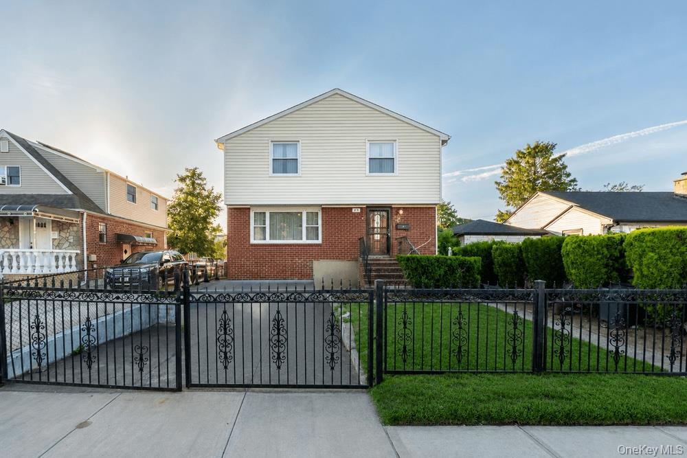 Single Family 233rd Street Queens, NY 11422, MLS-1015928-18