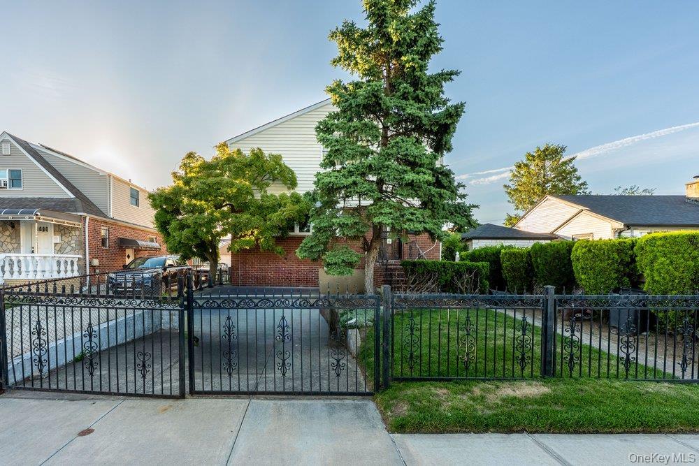 Single Family 233rd Street Queens, NY 11422, MLS-1015928-20