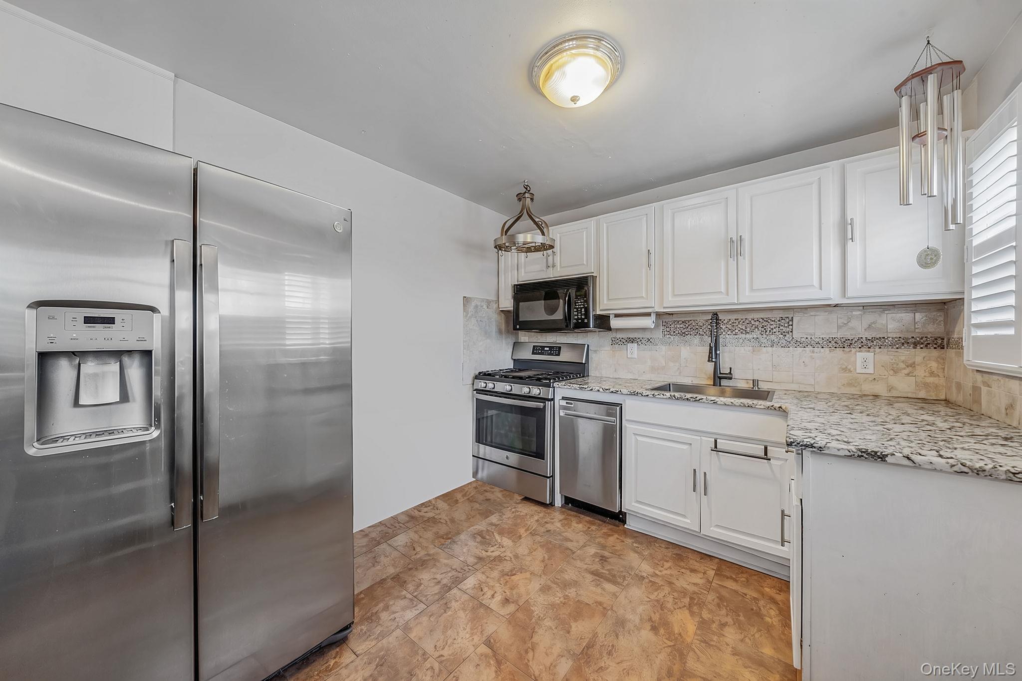 Single Family 238th Street Queens, NY 11422, MLS-1015948-16